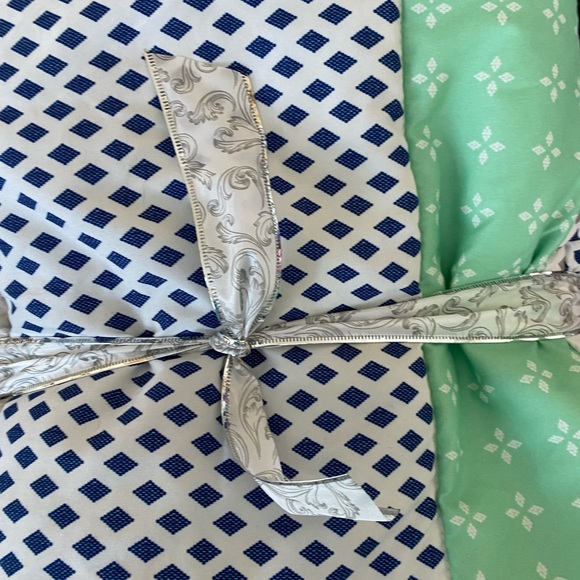 Multi colored Full sized Quilted Comforter - Picture 7 of 8